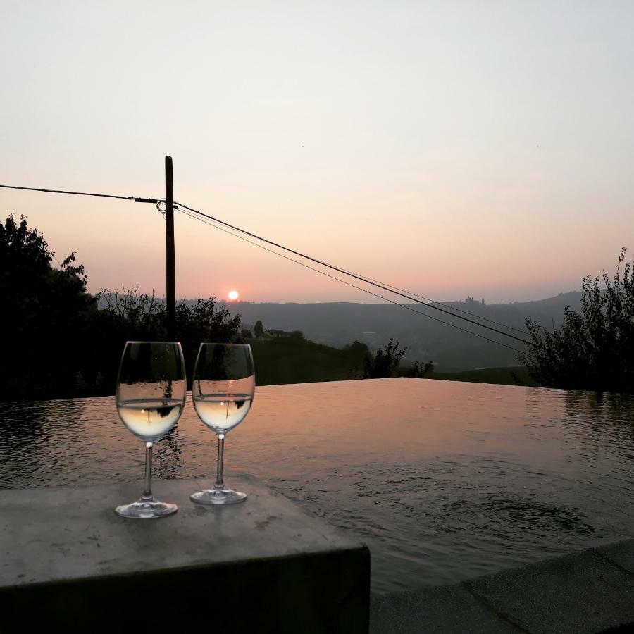 Cascina Roella Konuk evi Monforte dʼAlba Dış mekan fotoğraf